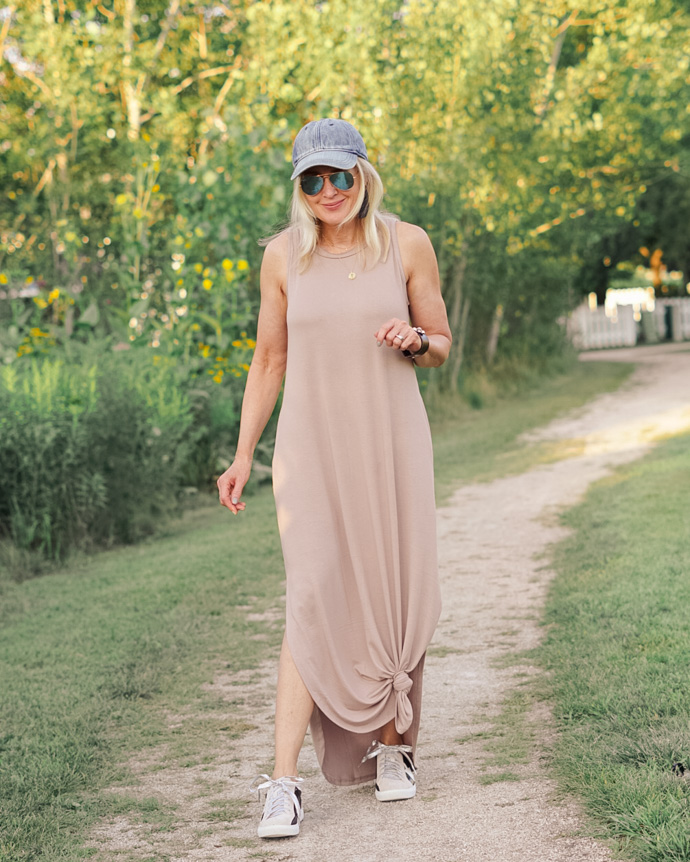 Long dress 2025 with sneakers outfit